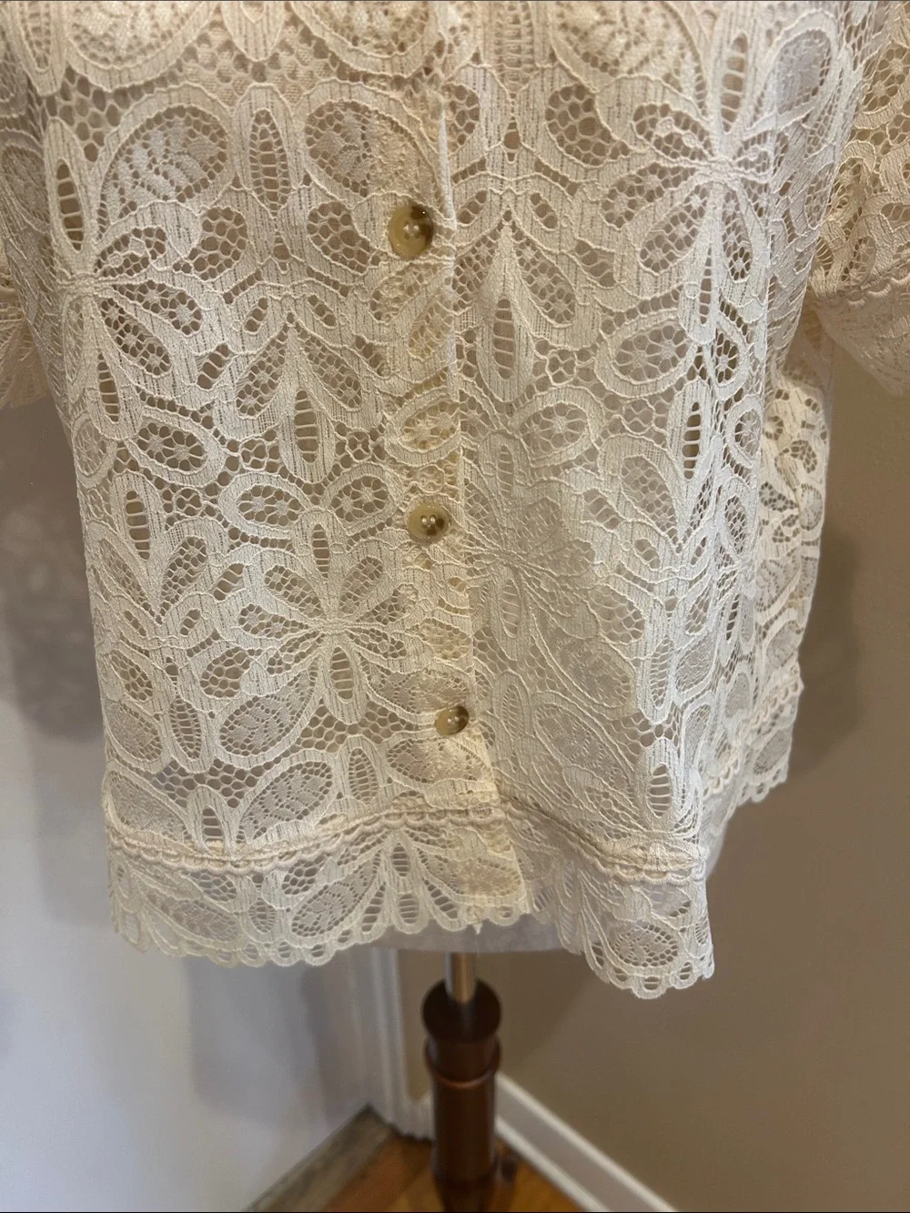intimissimi Cream Lace Short Sleeve Button-Up Blouse - Picture 4 of 8